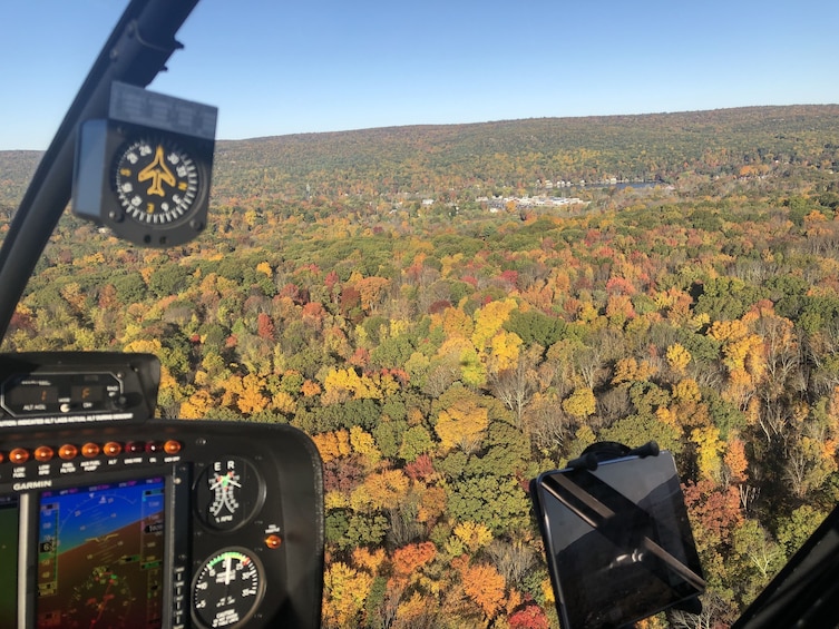 Couple's Private Autumn Helicopter Tour From Westchester