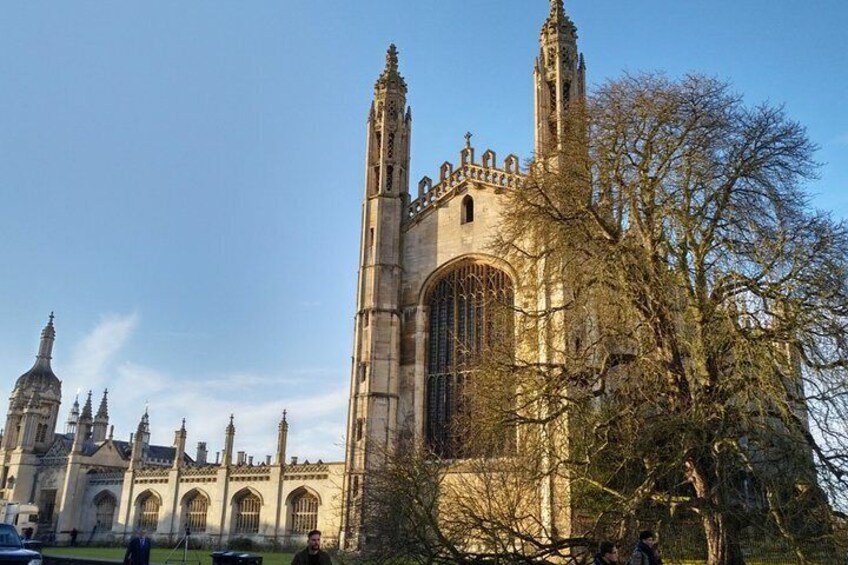 Follow a stunning route passing grand architecture