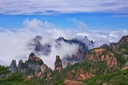 2-Day Private Trip to Huangshan Mountain and Tangmo Ancient Town from Beiji...