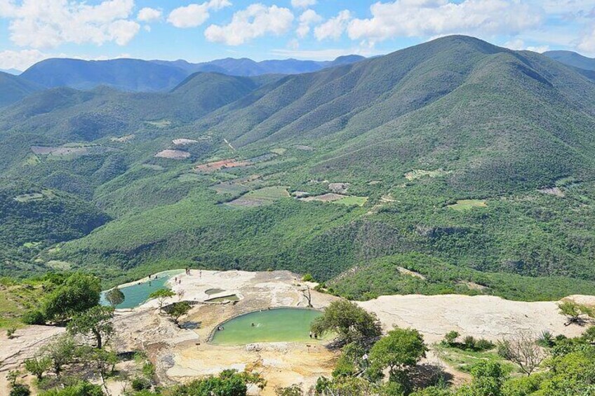 The peaceful ambiance of Hierve el Agua