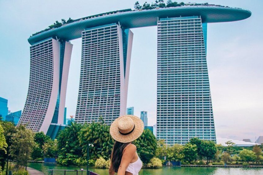 Private Walking Instagram Tour in Singapore