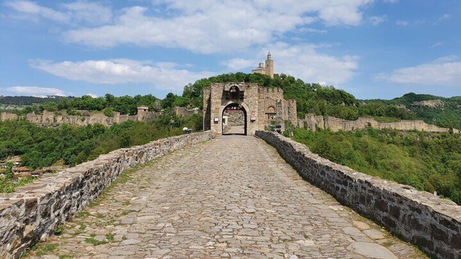 Bulgaria Day Trip - Private Tour from Bucharest - Veliko Tarnavo & Arbanasi