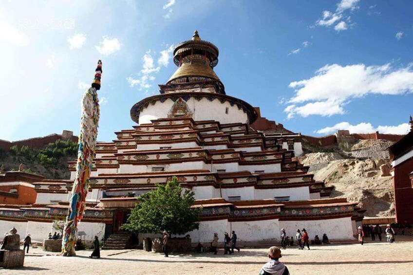 15-Day Everest Base Camp & Kailash Pilgrimage Trek with Lhasa and Yamdrok Lake