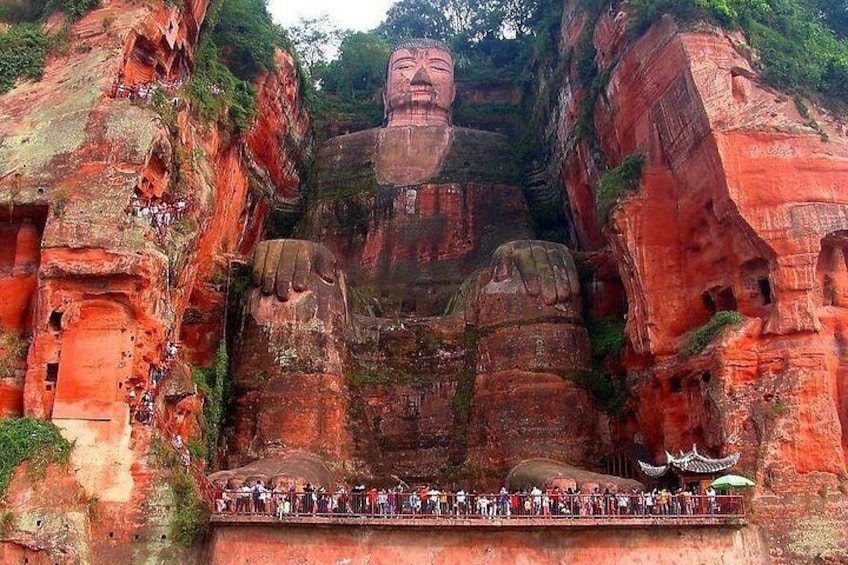 Private 2-Day Leshan Giant Buddha and Mt. Emei Tour from Nanjing