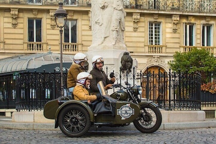 Paris privat guidad tur med flexibel varaktighet på en vintage sidvagn