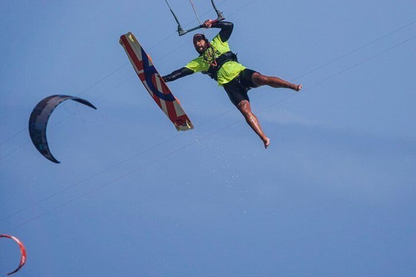 4-Day Private Kitesurfing Lessons for Beginners in Tenerife