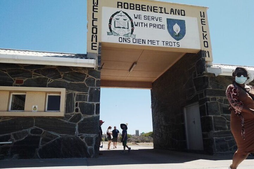 Robben Island Tour with V&A Waterfront Half Day Tour