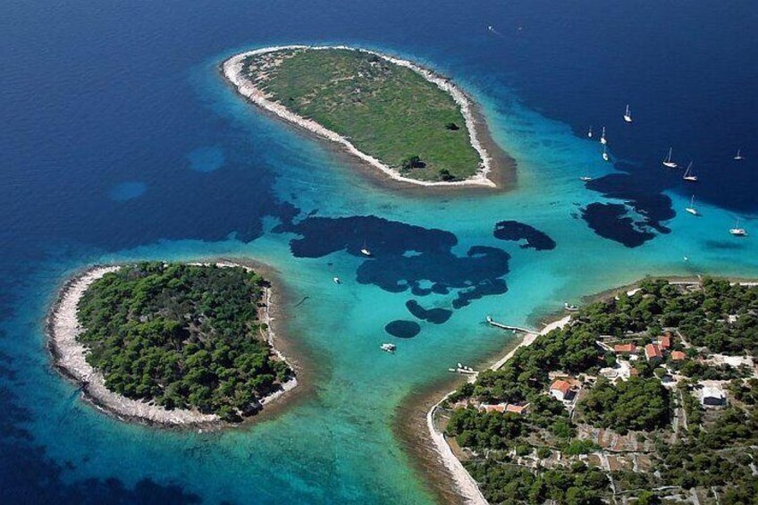 Blue Lagoon and Trogir town - half day speed boat tour