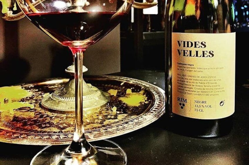 Private premium wine tasting and tapas