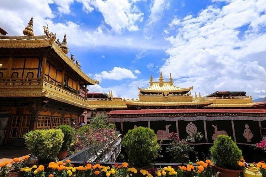 15-Day Lhasa, Everest Base Camp&Kailash Pilgrimage Trek from Shanghai