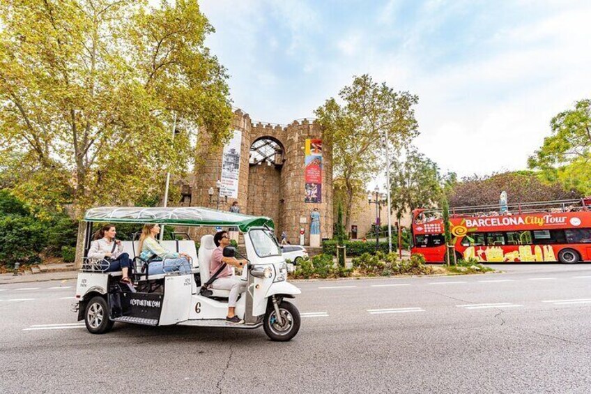 Welcome Tour to Barcelona in Private Electric Tuk Tuk