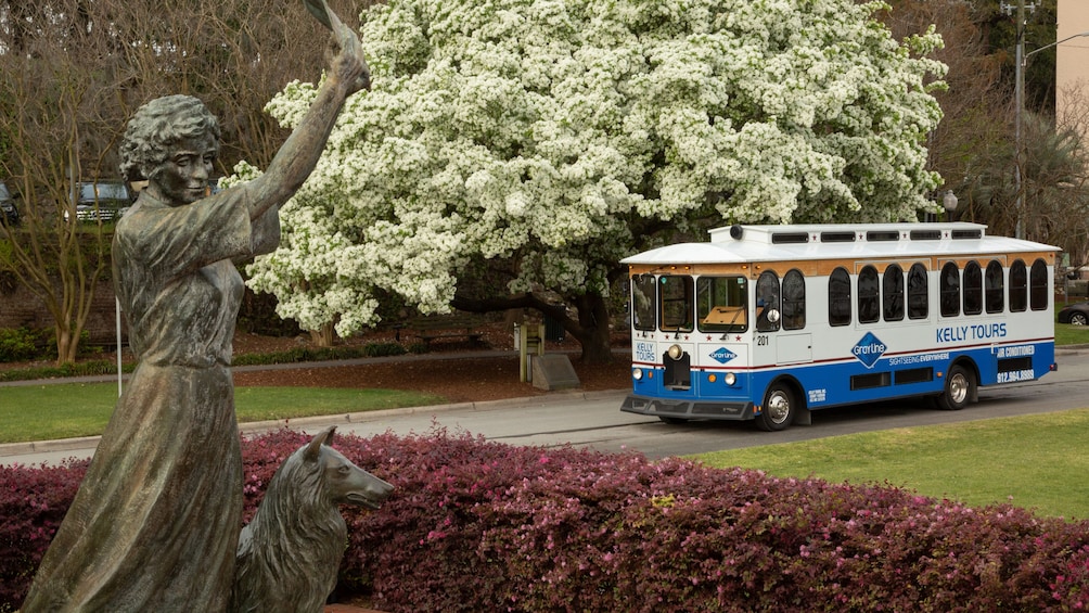 Explore Savannah Trolley Tour W/ Unlimited Shuttle Service