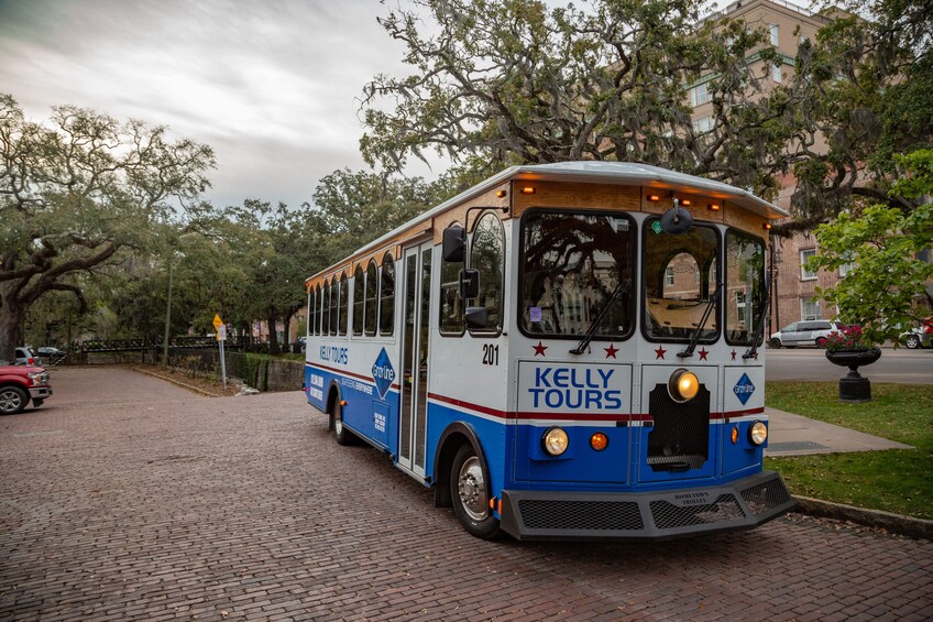 Explore Savannah Trolley Tour W/ Unlimited Shuttle Service
