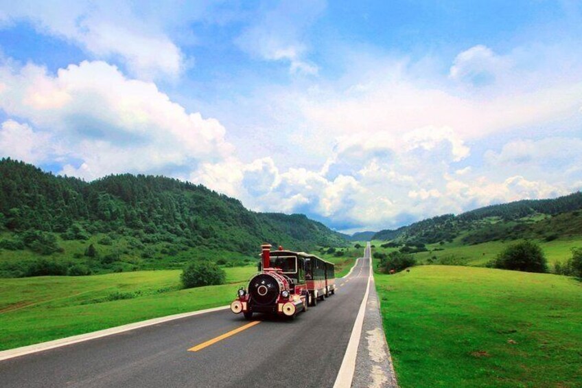 1-Day Private Tour: Wulong Tiankeng Three Bridges and Fairy Mountain