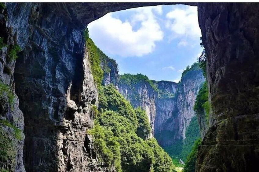 1-Day Private Tour: Wulong Tiankeng Three Bridges and Fairy Mountain