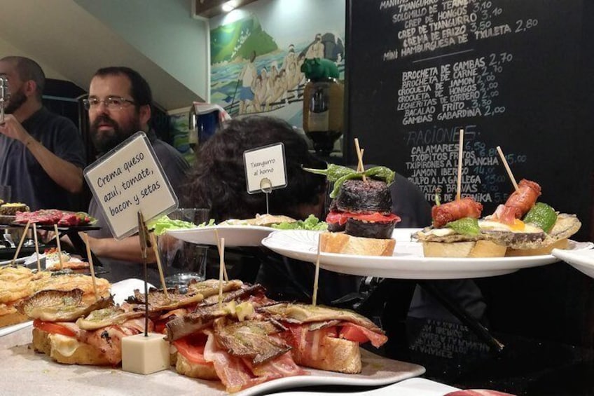 San Sebastian SIGHTSEEING and PINTXOS - Private Cultural & Gastronomic Adventure