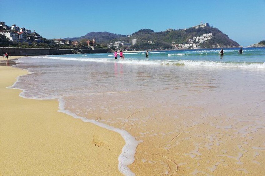San Sebastian SIGHTSEEING and PINTXOS - Private Cultural & Gastronomic Adventure