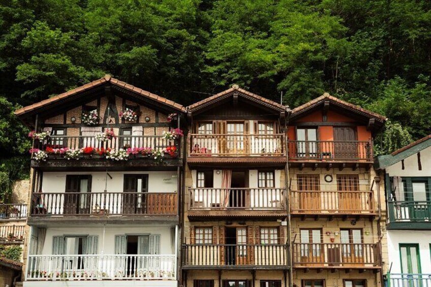 St. JAMES WAY and BASQUE WHALERS - Private Outdoor Adventure