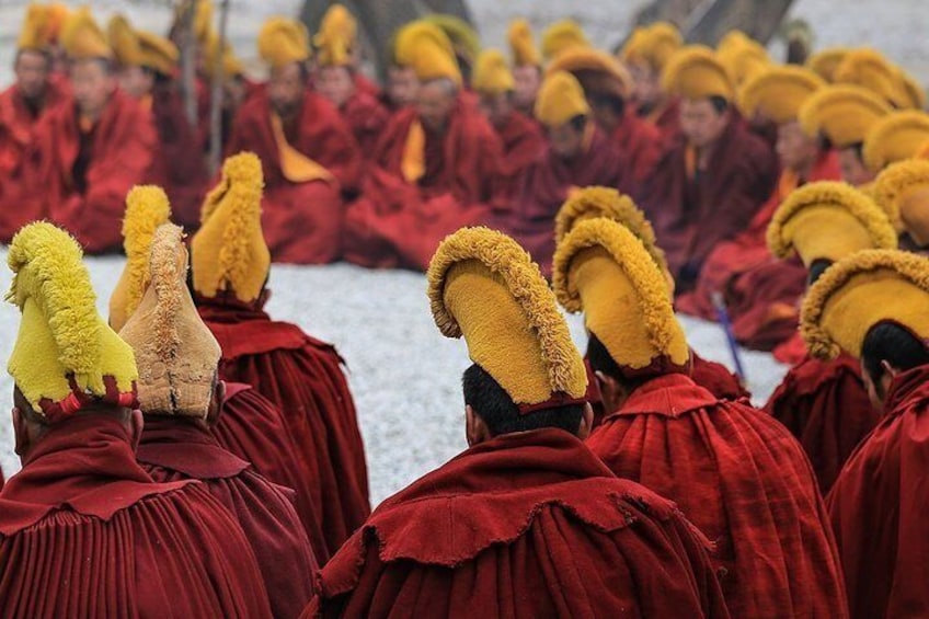 3-Day Private Tibet Tour from Sanya: Lhasa, Yamdrok Lake and Khampa La Pass