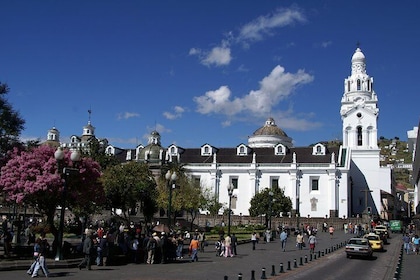 Quito & Middle of the World (PRIVATE Day Trip)