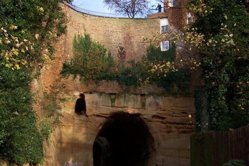 The secret tunnel 