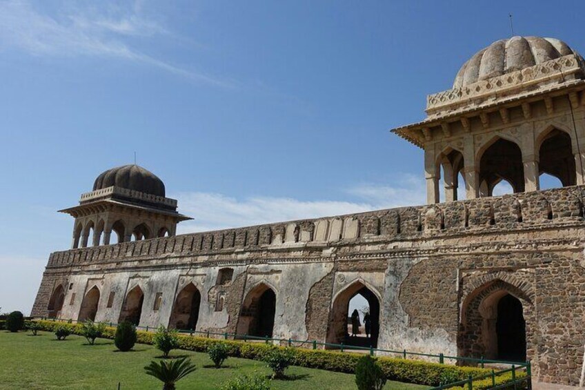 Mandu & Maheshwar Day Tour with AC Car, Guide, Entrances Included