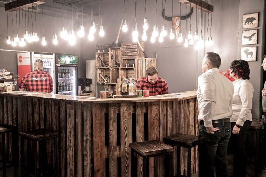 Indoor ax throwing and knife throwing in Weiterstadt