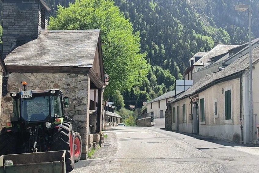 Private tour of the towns of the French and Aragonese Pyrenees.