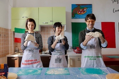 Mamma Mia! Make Your Own Italian Pizza in Milan