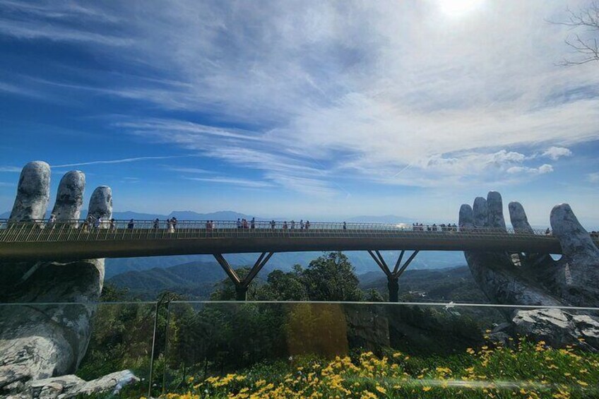  Golden Bridge with Buddha Hands & Ba Na Hills Via Cable Car