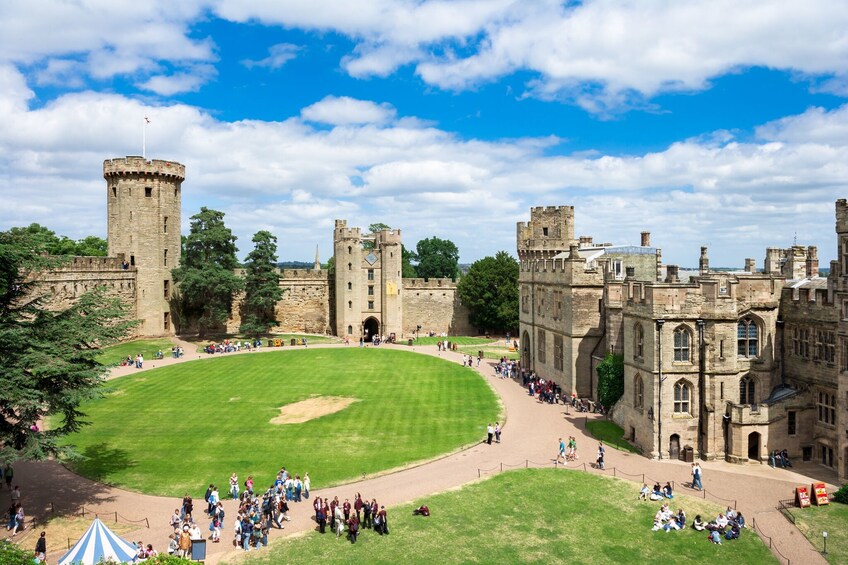 Shakespeare’s Stratford, Warwick Castle, Cotswolds & Oxford