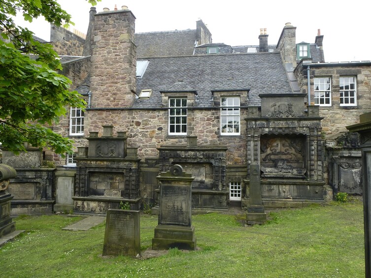 Edinburgh: Darkside Horror Walk Self-Guided Tour