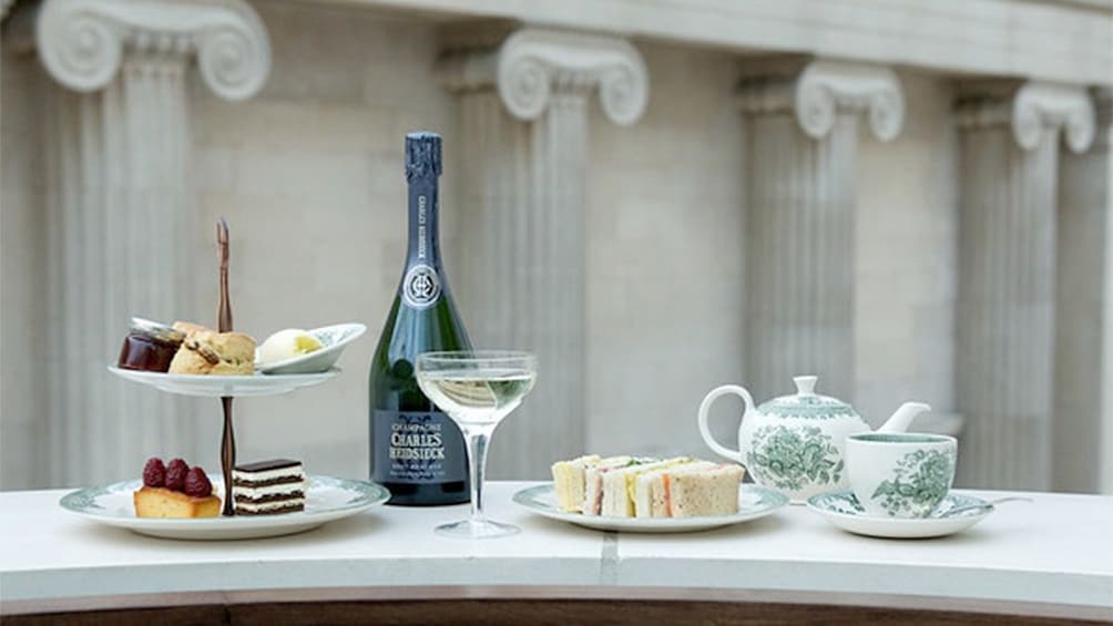 Afternoon tea and biscuits at the British Museum 