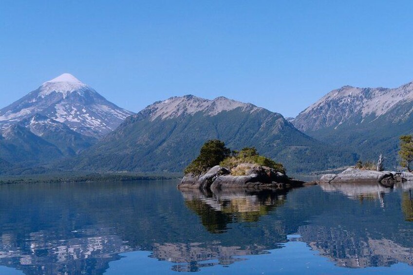 Full day Huechulafquen Lake and Lanin Volcano - San Martín de los Andes