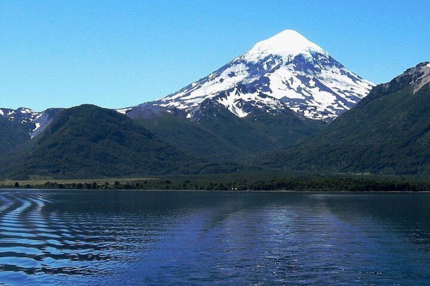 Full day Huechulafquen Lake and Lanin Volcano - San Martín de los Andes