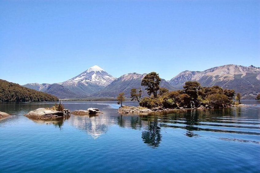 Full day Huechulafquen Lake and Lanin Volcano - San Martín de los Andes