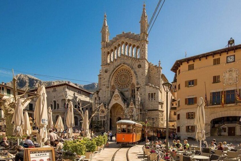 Visit two of the most beautiful villages of Mallorca on a private tour