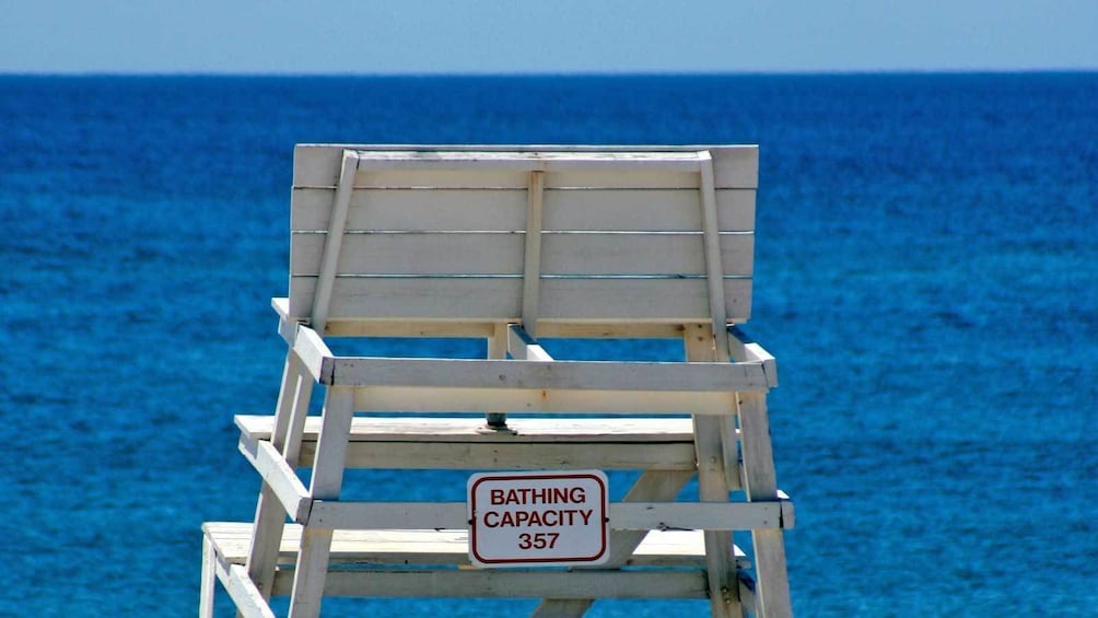 life guard bench at the beach