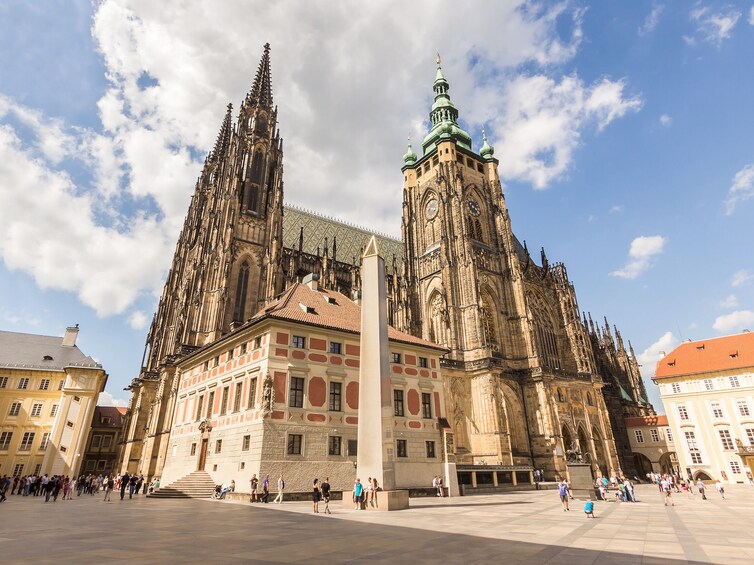 Prague Castle: Skip-the-Line Ticket & Self-Guided Tour