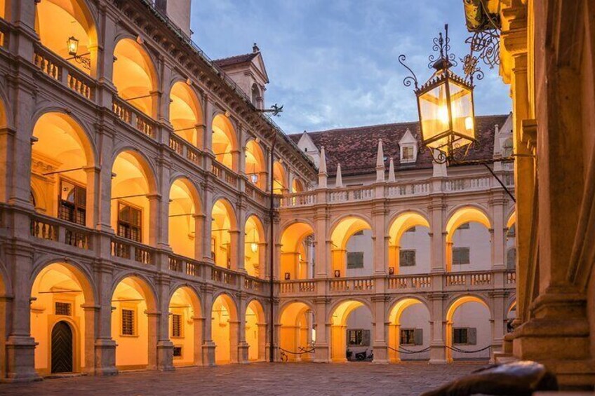 Romantic Tour Around Graz for Couples