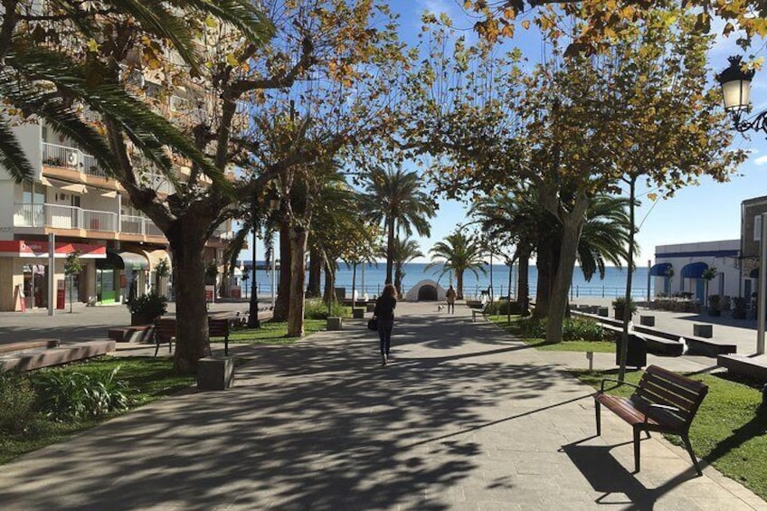 Paseo de s'Alamera, crossing the seafront