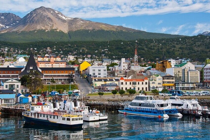 3 Days & 2 Nights Experience Ushuaia with Airfare from B.A.