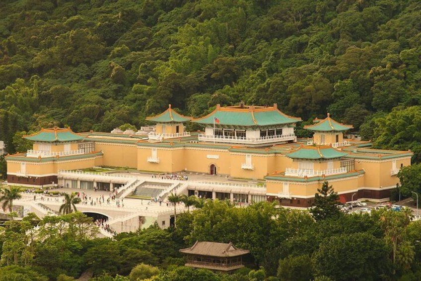 Explore 5,000 years of Chinese art, history and culture at the National Palace Museum