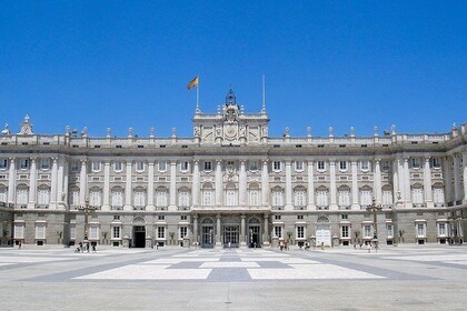 Private Tours during 5 days in Madrid with private pick up and entrance tic...