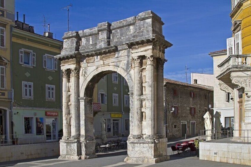 Guided tour "Love stories of Pula"