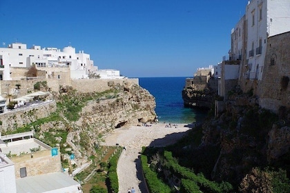 Guided tour “Love stories of Polignano a Mare”