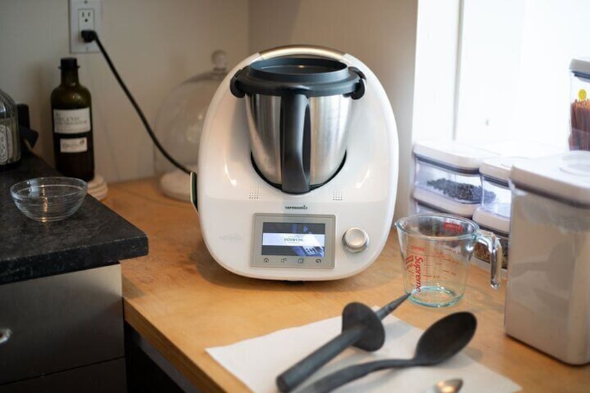 We will be cooking with a Thermomix during this class 