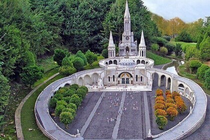Private tour of Lourdes and the three sacred temples