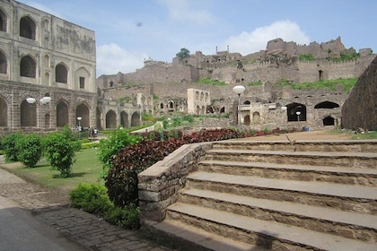 Full Day Tour of Hyderabad in Private Car with Biriyani in lunch