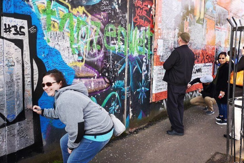 signing the wall